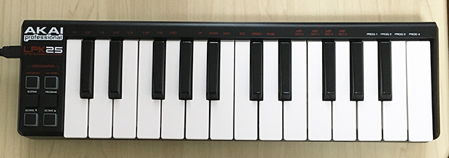 AKAI LPK25